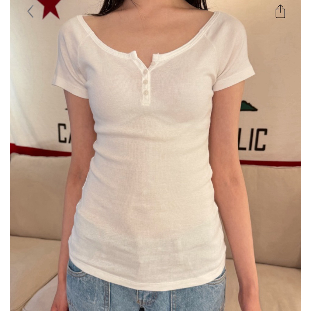 (Preorder) Brandy Melville ของแท้ 100% Zelly Off Shoulder Top