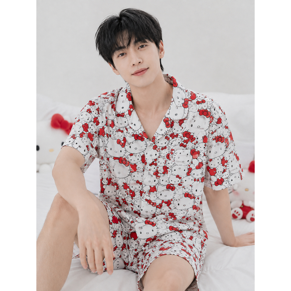 SPAO Hello Kitty x Ito Junji Pyjamas - ชุดนอนแขนสั้นเรยอนสําหรับผู้หญิงและผู้ชาย