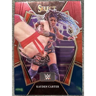 2022 WWE Panini Select - Kayden Carter ฐานระดับพรีเมียร์สีแดงสีน้ําเงิน