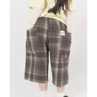 PLAID CROPPED PANTS / กางเกง 5 ส่วน รุ่น lowkey (สีน้ำตาล/ดำ)