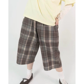 PLAID CROPPED PANTS / กางเกง 5 ส่วน รุ่น lowkey (สีน้ำตาล/ดำ)