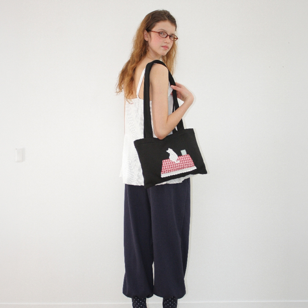 [RONRON] Rooftop Cat Applique Sweat Shoulder Bag Black / 2colors — صورة 5