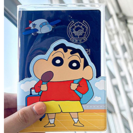 Crayon Shin-chan Airport Clear Passport Case – ที่วางหนังสือเดินทาง PVC โปร่งใสสําหรับการเดินทางและก