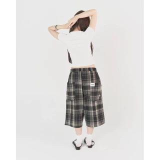 PLAID CROPPED PANTS / กางเกง 5 ส่วน รุ่น lowkey (สีน้ำตาล/ดำ)