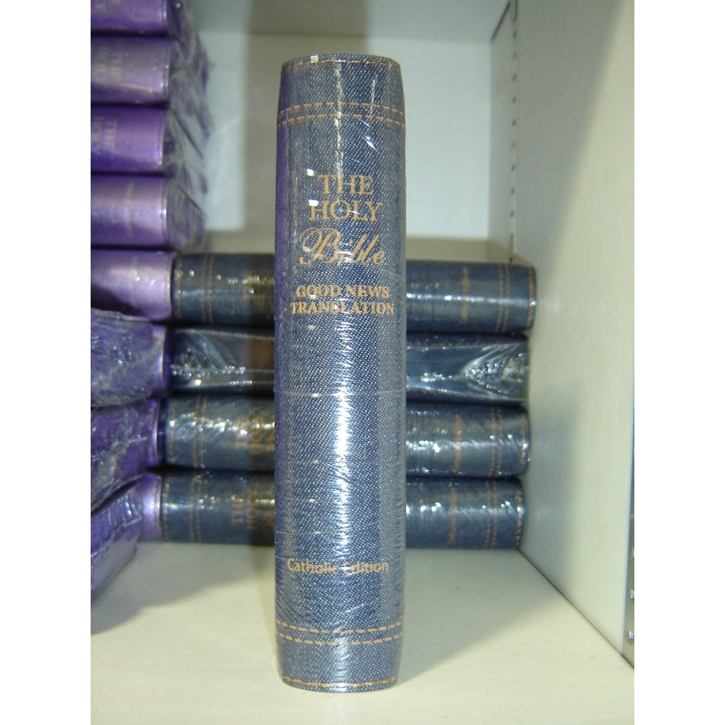 พระคัมภีร์: GNTDC035CJZ Holy Bible Zip Jean (Catholic)