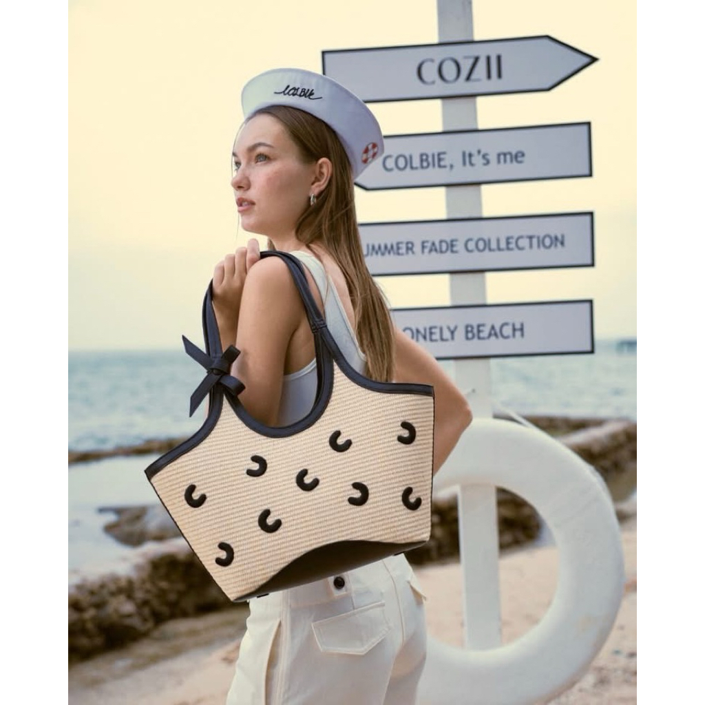 เปิดจองCozii รุ่น Small Colbie Raffia 👜✨( Limited edition )🌟 แถมฟรี ผ้าพันคอ พร้อมหมวก
