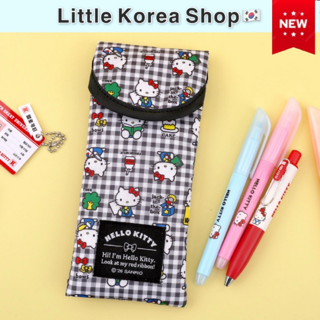 [Sanrio] กล่องดินสอลายหมากรุก Hello Kitty, เคสล็อคแม่เหล็กแบบ Slim Multi-Pouch, กระเป๋าแบนกันน้ํา, กล่องดินสอกันน้ํา