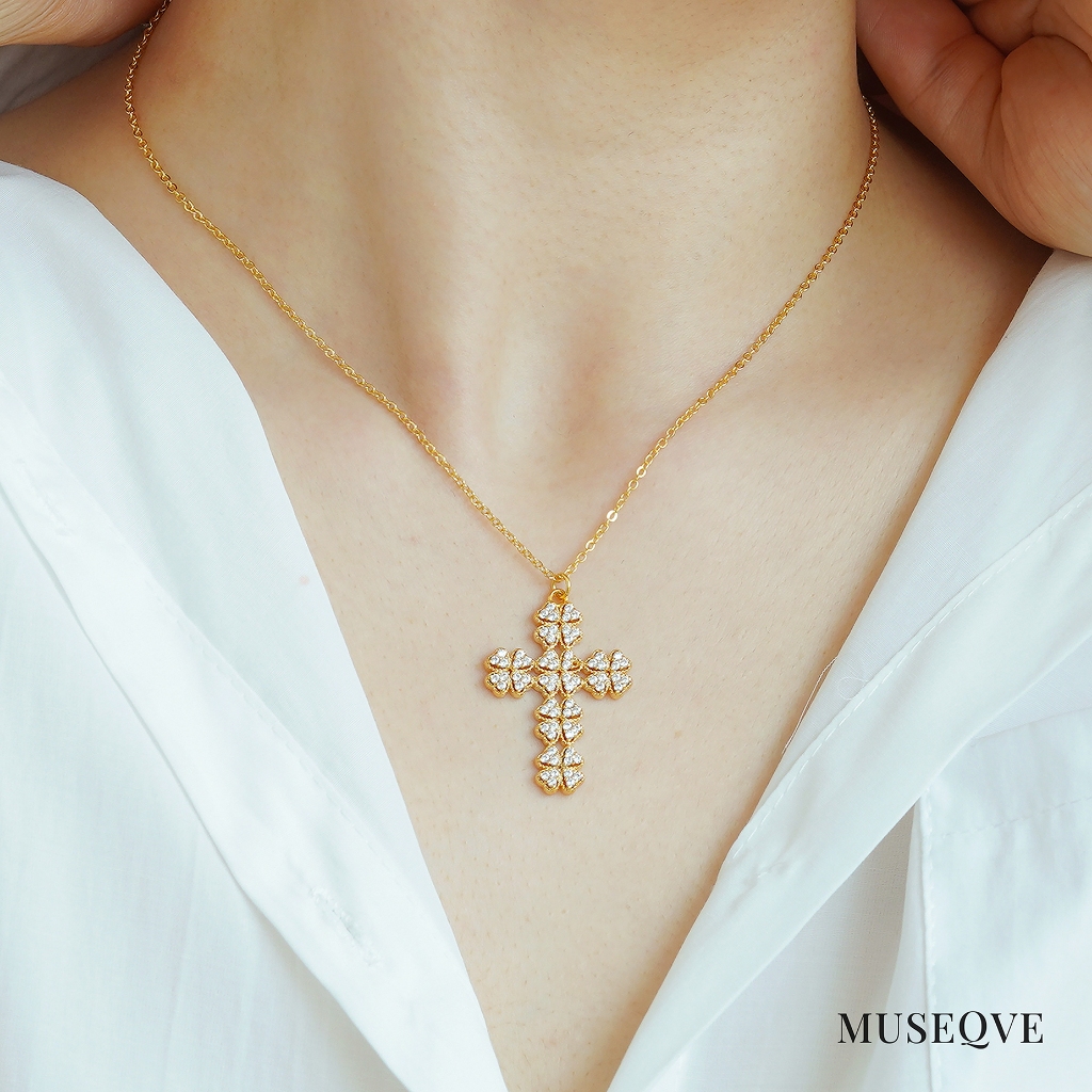 สร้อยคอคริสเตียนพร้อมพวงมาลัยหัวใจใบคล้อว์สี่แฉก [CXN-CV]