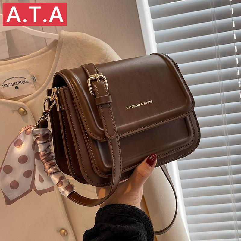A.T.A กระเป๋าสะพายข้างสตรีรุ่นใหม่ ทรงสี่เหลี่ยมเก๋ไก๋ หรูหรา ทันสมัย ใส่ได้กับทุกโอกาส