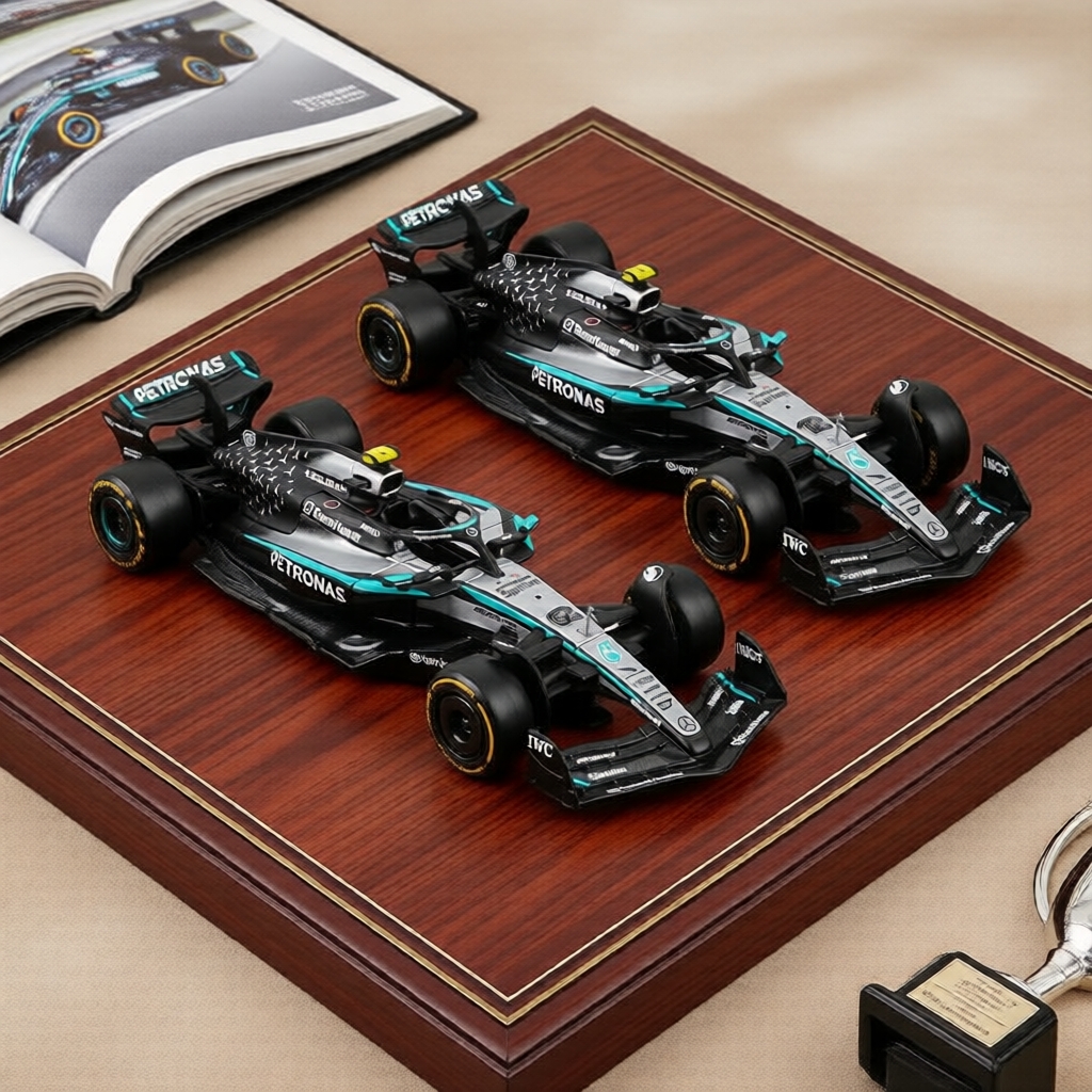 Bburago โมเดลรถเหล็กหล่อ W16 F1 สเกล 1:43 - George Russell & Kimi Antonelli 2025