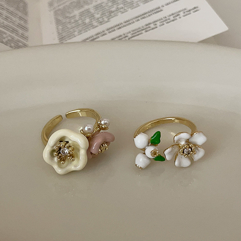 แหวนมุกเพทายดอกไม้ผู้หญิง