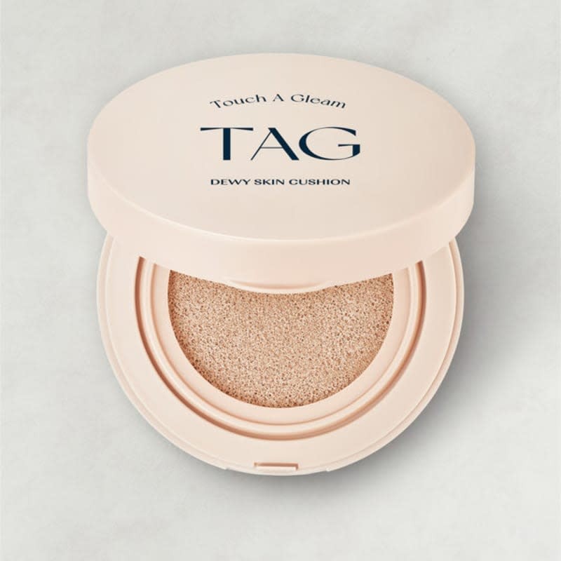 Tag Dewy Skin Cushion 15g สีนู้ดไลท์