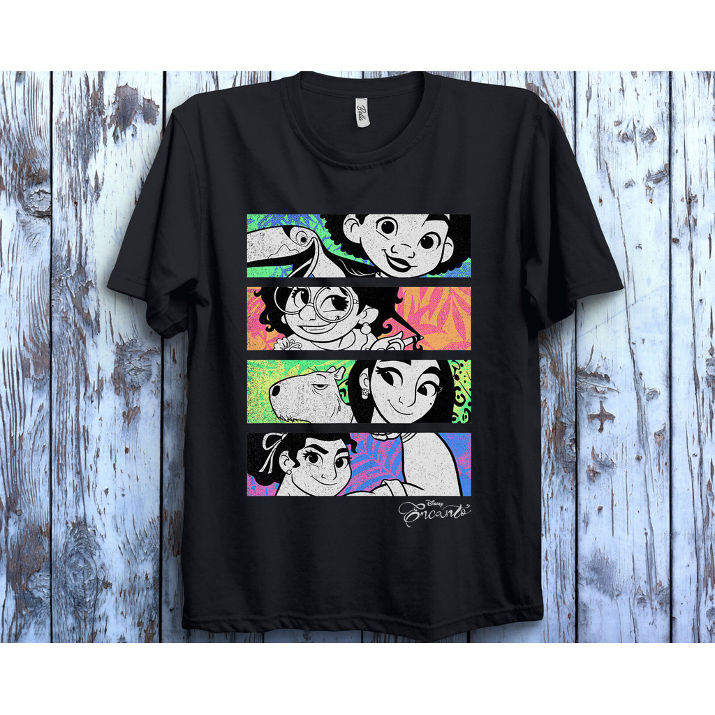 Disney Encanto Family Group Shot Panels เสื้อเชิ้ตเสื้อยืดผู้ใหญ่ Unisex 301006