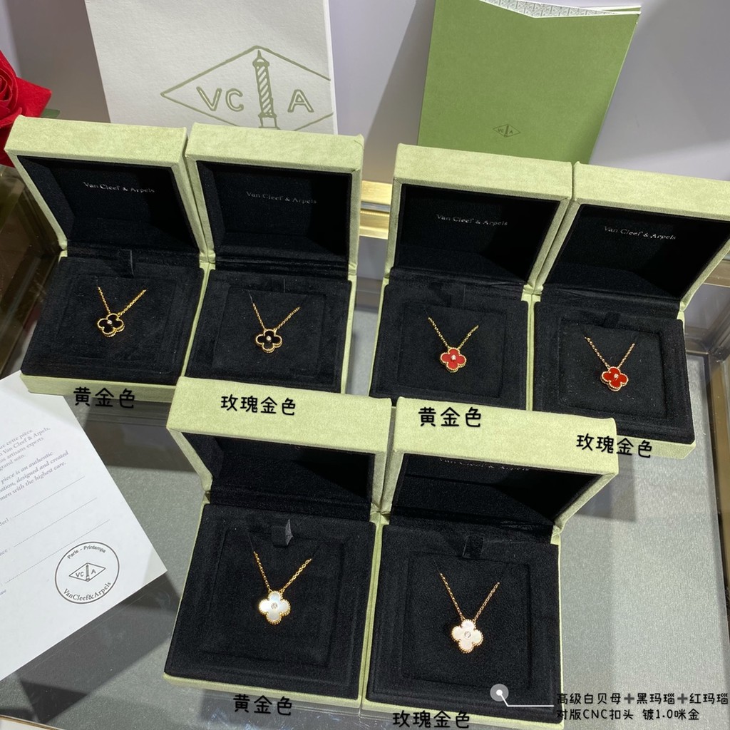 Four-Leaf Clover ฝาหลังพร้อมสร้อยคอเพชร Premium White Fritillary Onyx Black Onyx