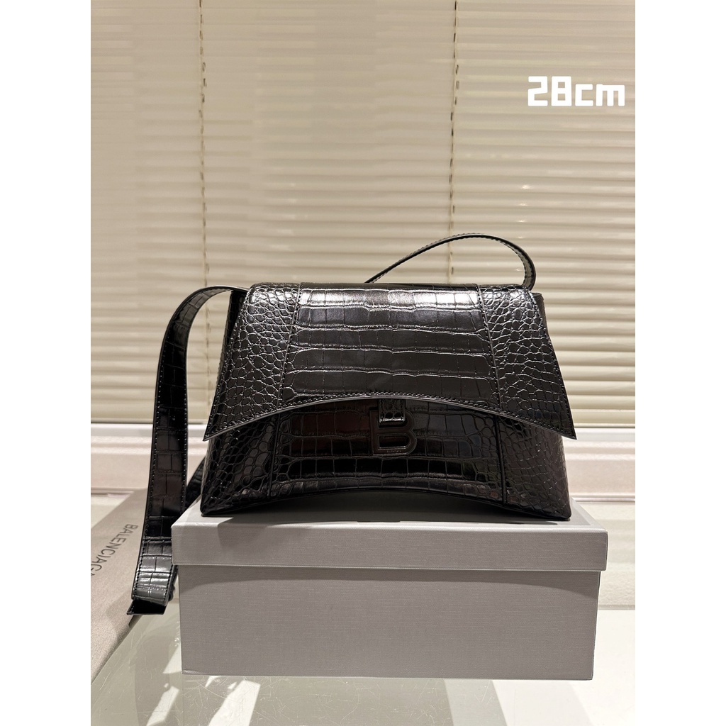 Balenciaga104 ลายจระเข้สีดํา B กระเป๋าถือหัวเข็มขัดแฟชั่นกระเป๋าเดินทาง