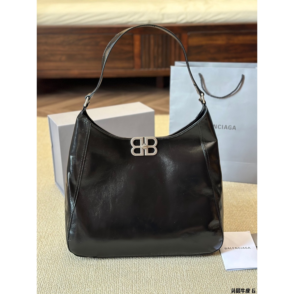 BALENCIAGA102 Classic Double B Buckle กระเป๋าถือหนังสีดํา