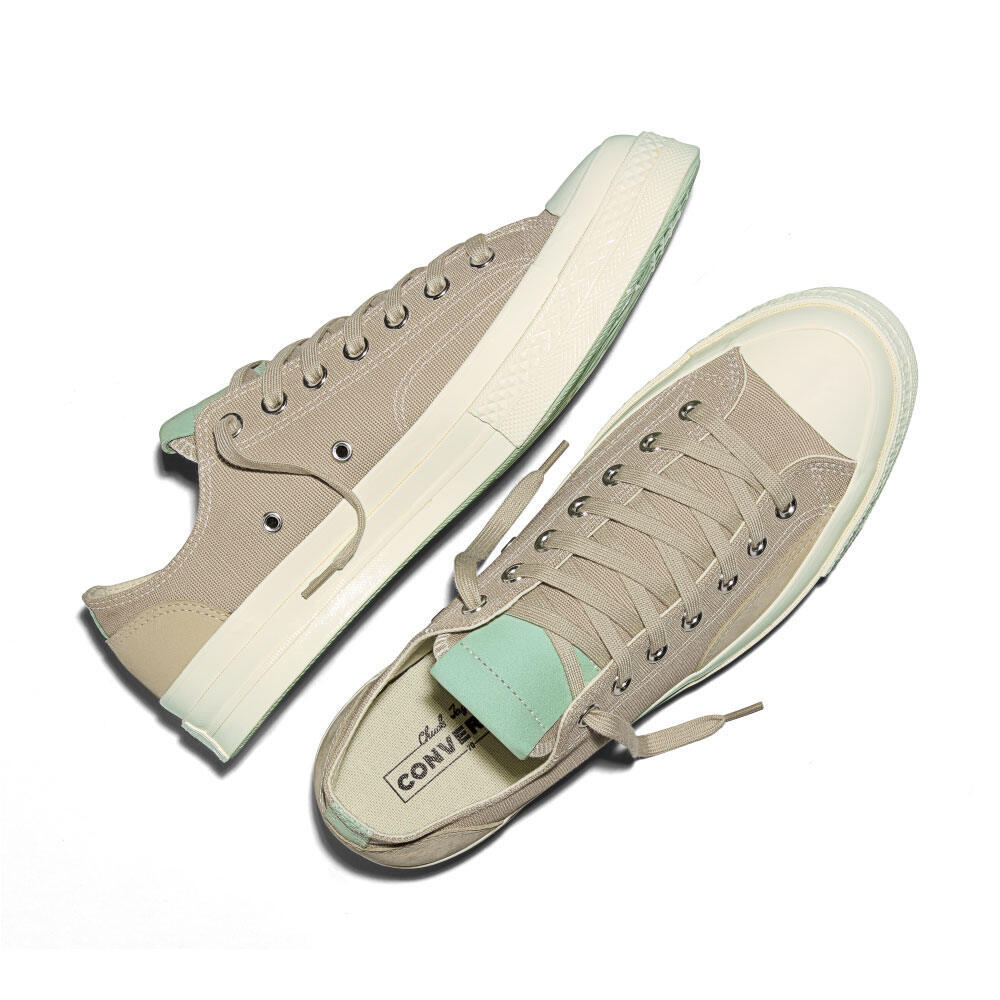 CONVERSE حذاء رجالي Chuck 70 Material+ OX — كريمي — صورة 3