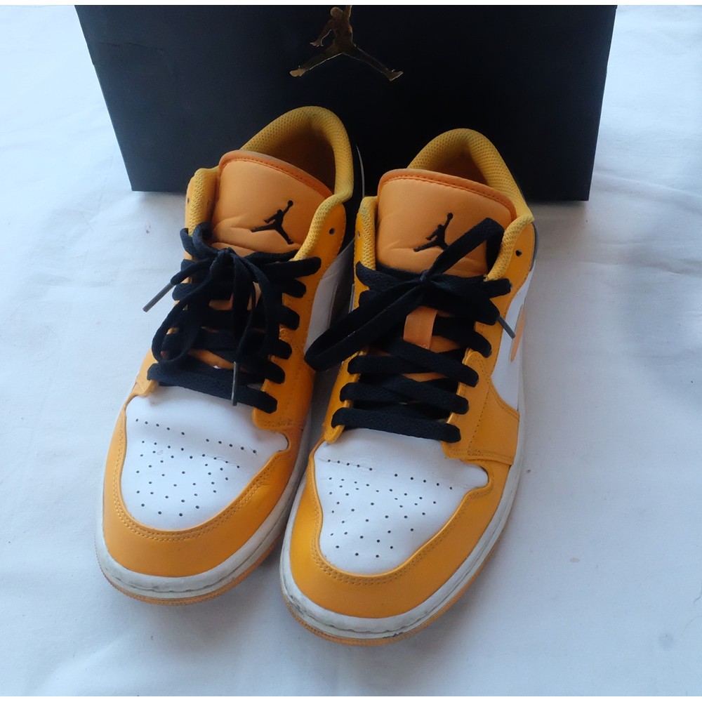 A J 1 Low "Taxi" Size 44.5EU สีเหลืองส้ม/ขาว