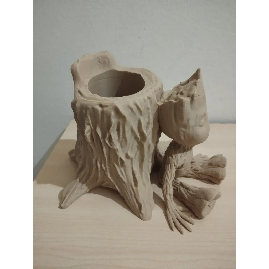 Baby Groot สุดน่ารักเป็นที่เก็บปากกาและกระถางต้นไม้