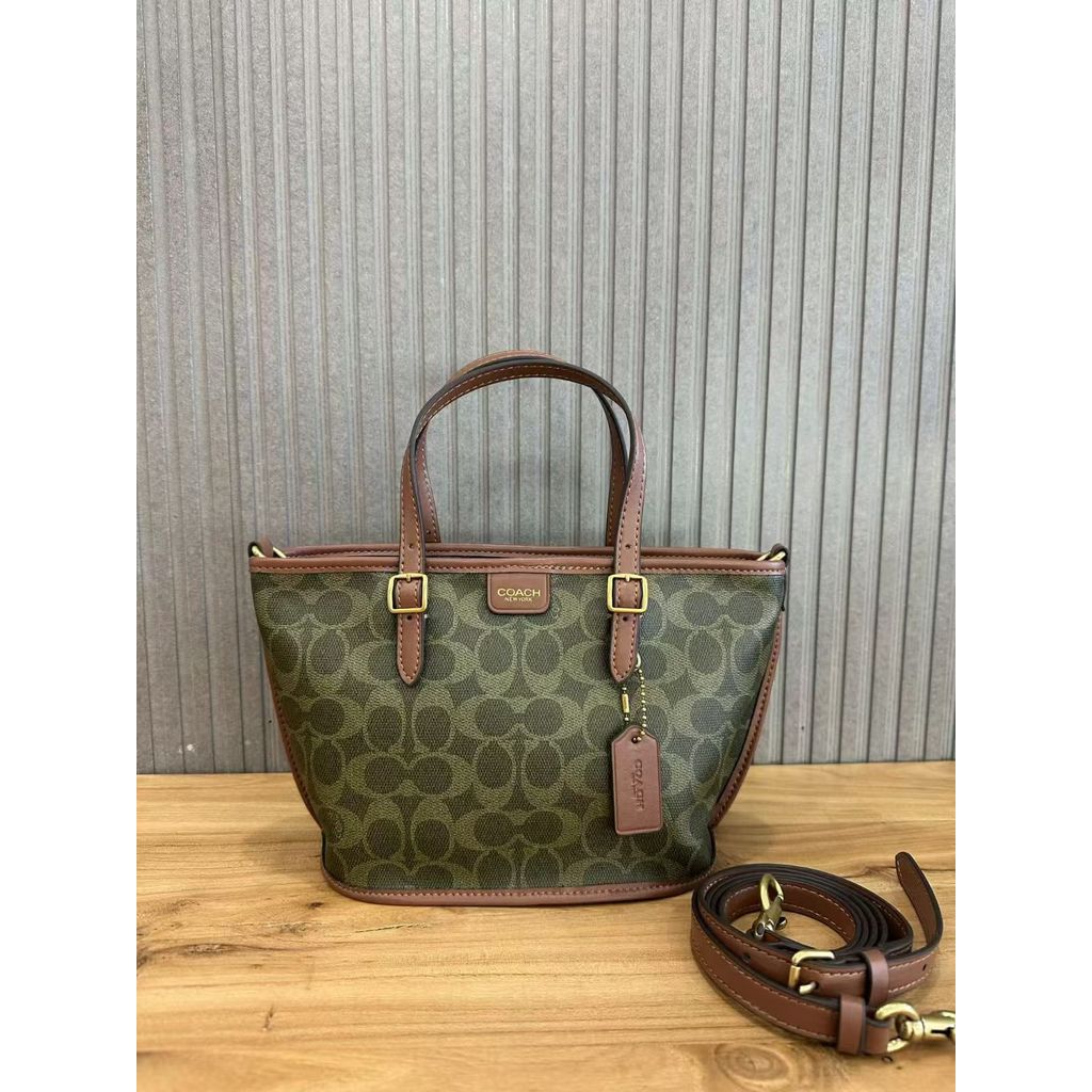 Thailand COACH Tote Bag Daily Light Luxury กระเป๋าสะพายของขวัญประณีต Messenger Bag Dating Classy Squ