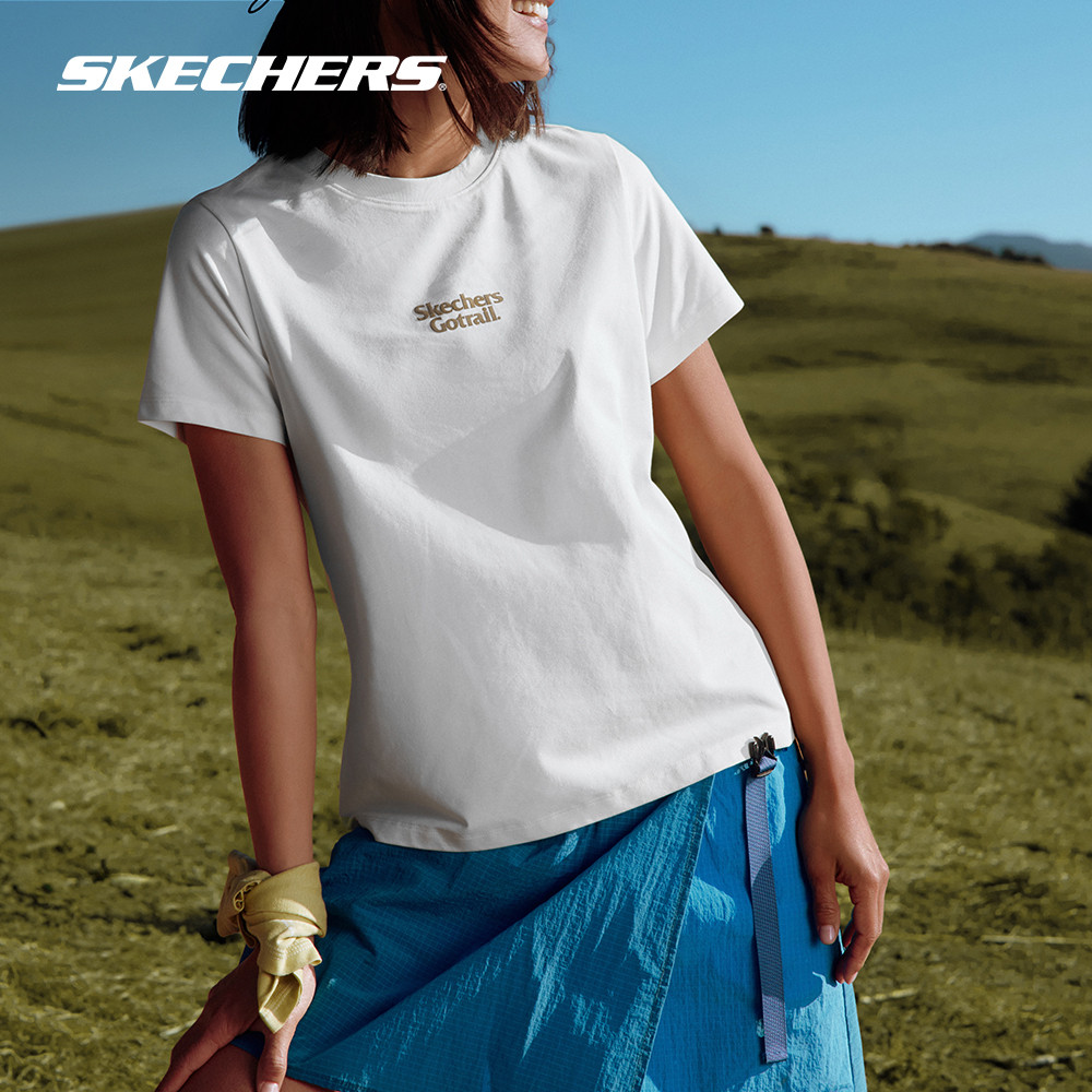 Skechers สเก็ตเชอร์ส เสื้อยืดแขนสั้นผู้หญิง Women GO Trail Short Sleeve Tee - P226W066-0074