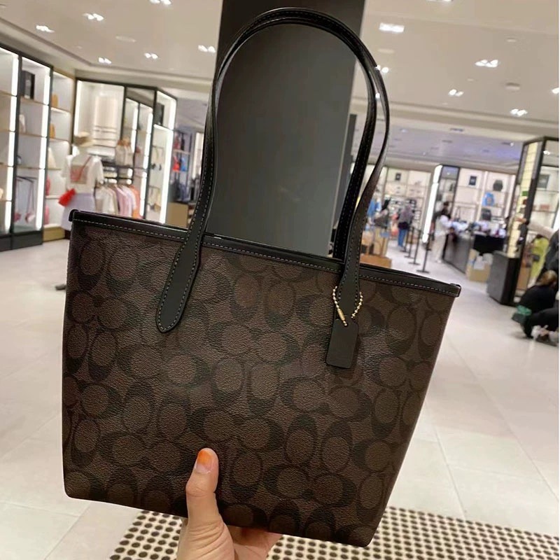 Thailand COACH Tote Bag Gift Dating Messenger Bag Mini All-Match Square Bag ประณีตอารมณ์ Underarm Ba