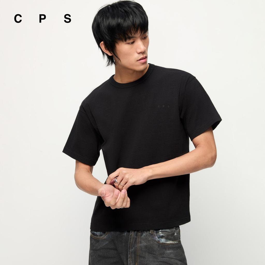 CPS เสื้อยืดคอกลมปักโลโก้อักษร C P S ผู้ชาย EMBROIDERED LOGO BOXY TEE รุ่น C26SGMB029 (SS26#B1)