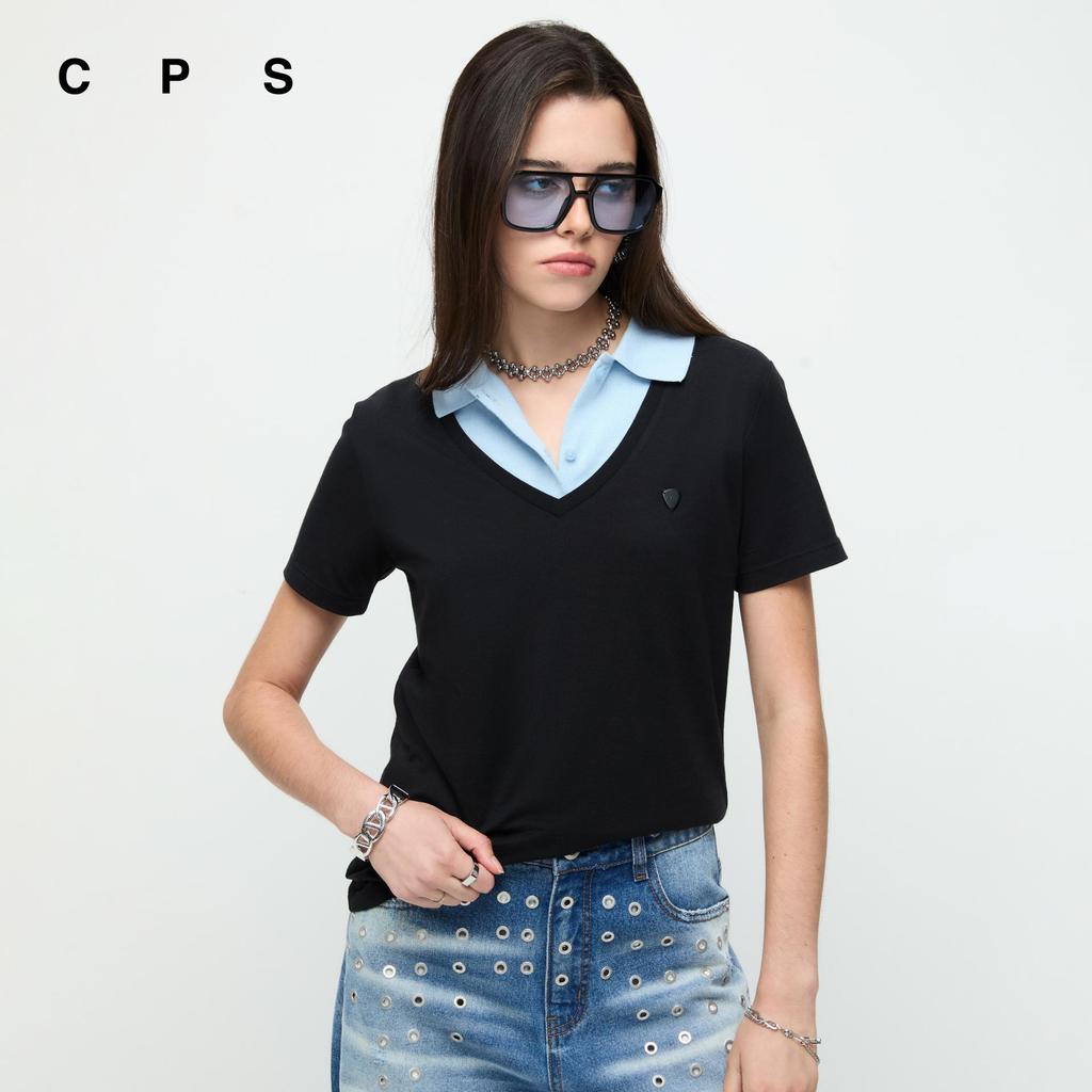 CPS เสื้อยืดคอวีแต่งโลโก้ปิ๊กกีตาร์ ผู้หญิง SIGNATURE V-NECK TEE รุ่น C26SGWA106 (SS26#P1)