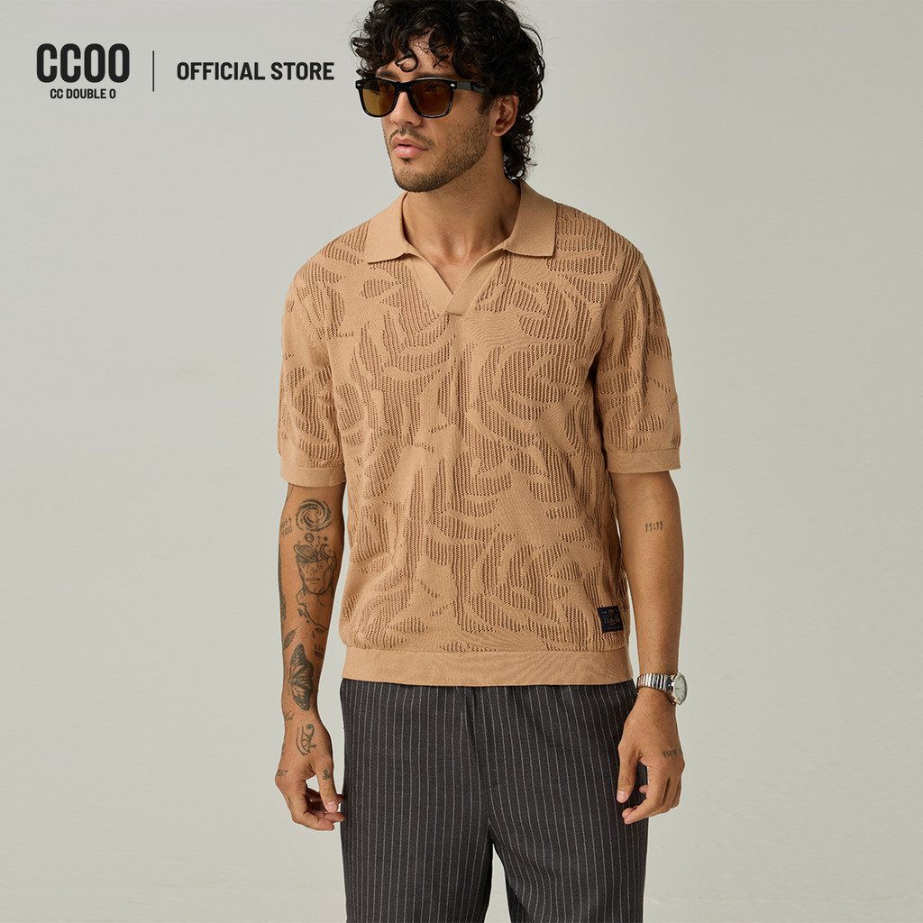 CC DOUBLE O JACQUARD JOHNNY COLLAR POLO SHIRT ผู้ชาย เสื้อโปโลคอจอห์นนี่ลายแจ็คการ์ด รุ่น O26SGMC050 (SS26 #C2)