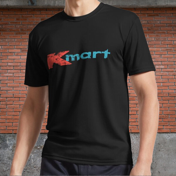 Kmart เสื้อยืดผู้ชาย ลายโลโก้ สไตล์แอคทีฟ พร้อมไซส์หลากหลายจาก S ถึง 3XL