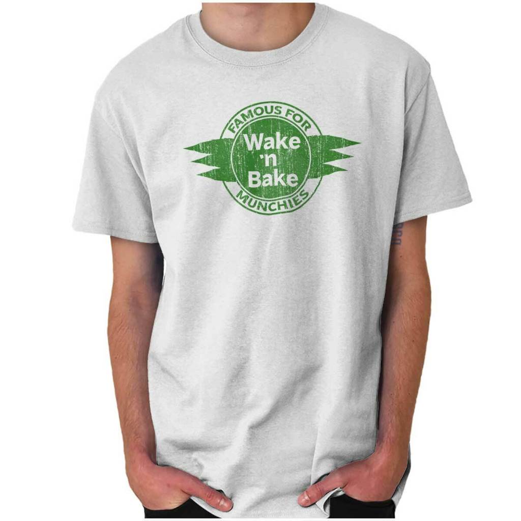 ที่มีชื่อเสียงสําหรับ Munchies Wake N Bake Marijuana เสื้อยืดคอกลมผู้ชาย Tee