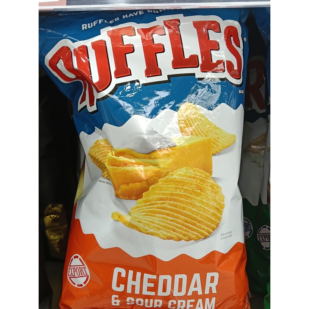 RUFFLES Cheddar & Sour Cream - USA Crinkle Cut Potato Chips / Crisps 184g *** XXL FAMILY BAG ***