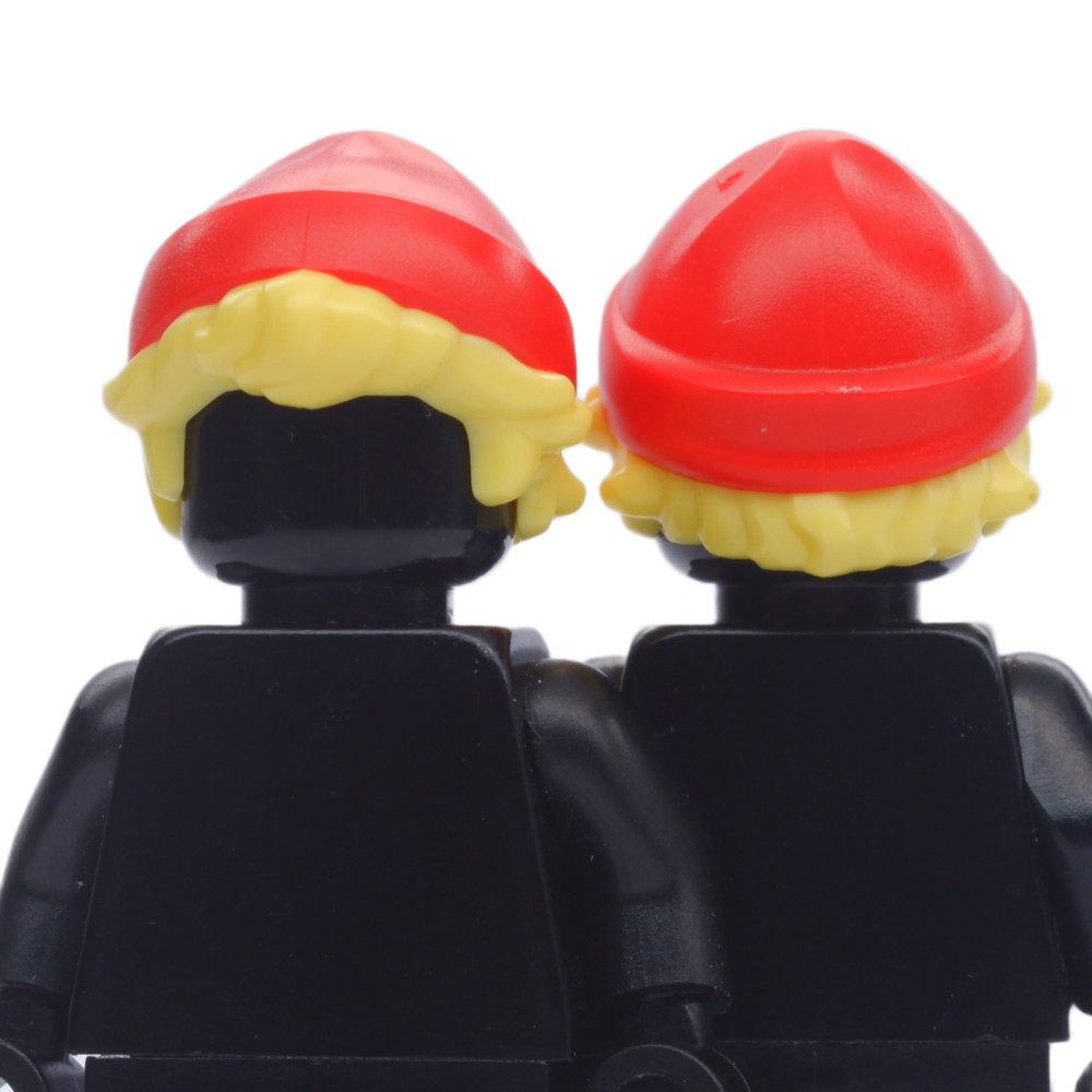 Ploybrick |ราคา/ชิ้น| ผม Light Yellow Hair with Red Beanie