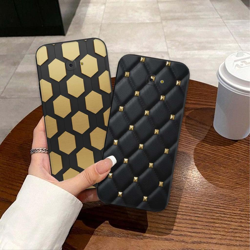 เคส Samsung J4 Plus / J4 2018 / J4+ / J4 Prime มีเส้น แฟชั่นโลหะ ลูกบาศก์