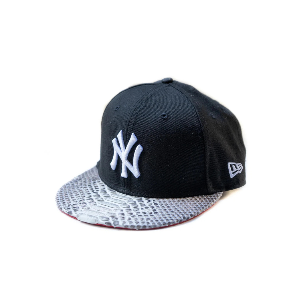 หมวก Dandy Dandy World NWT Limited Edition