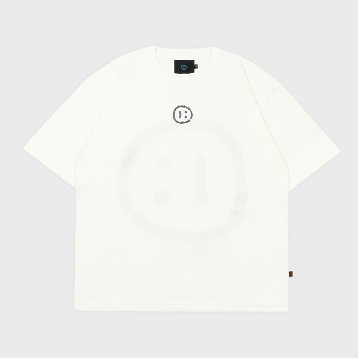 Faith Fade Day Off - Pokey เย็บปักถักร้อยขนาดใหญ่ Tee Broken White