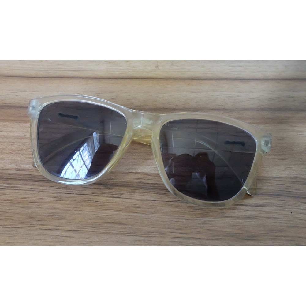 Goodr Sunglasses Size 52/9 138mm สีเหลืองใส