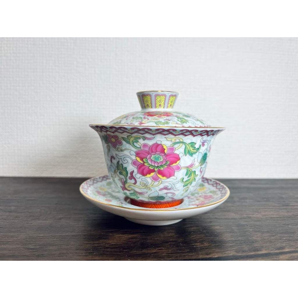 【Direct from Japan】ในช่วงโปรโมชั่นส่งท้ายปี ถ้วยไกวานทุกชิ้นจะจำหน่ายในราคา 1,980 เยน ถ้วยไกวานพ่นสี