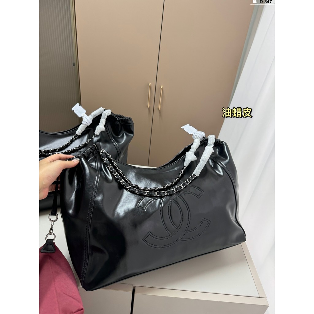 Chanel1333 Oil Wax Leather Large Capacity Chain Bag สีดํา