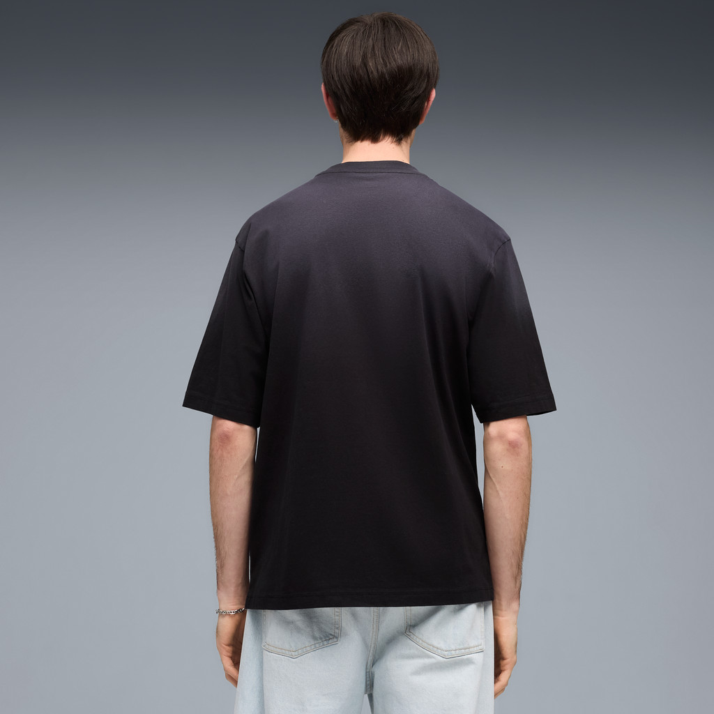 PUMA Prime/Select เสื้อยืดกราฟิก PUMATECH-X สำหรับผู้ชาย สีดำ - 63442201 — صورة 4
