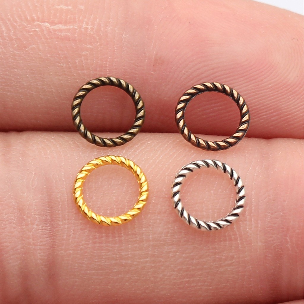 WYSIWYG 100pcs 8.2x8.2x1 มม.4 สีเชือกถัก Textured Circle Connector สําหรับ DIY เครื่องประดับทํา
