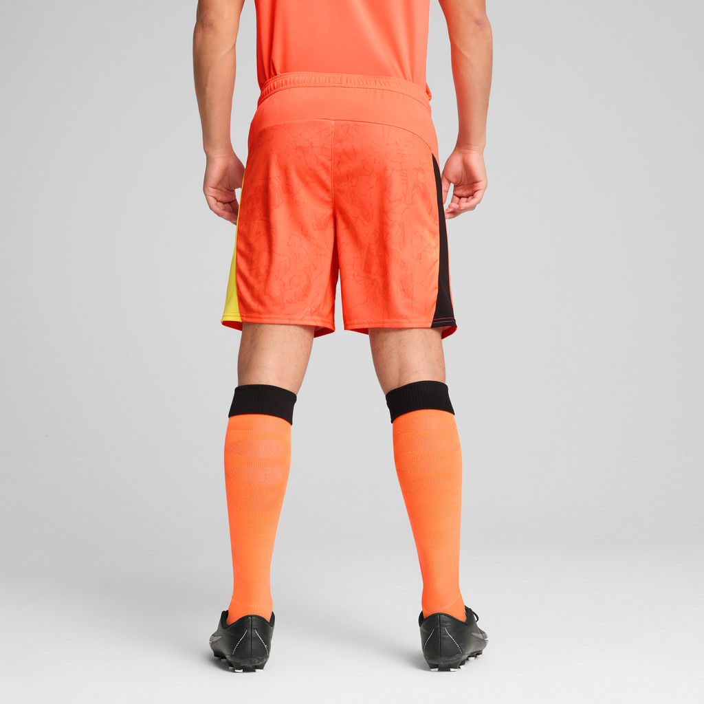 PUMA Football กางเกงขาสั้นผู้ชาย KID SUPER x MANCHESTER CITY สีส้ม - 78114608 — صورة 4