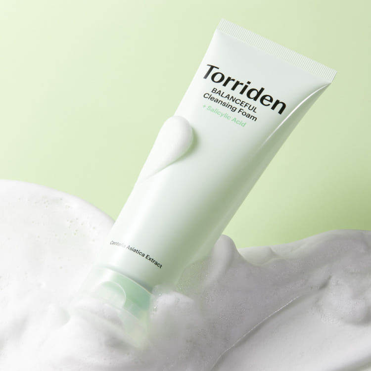 โฟมล้างหน้า Torriden BALANCEFUL Cica