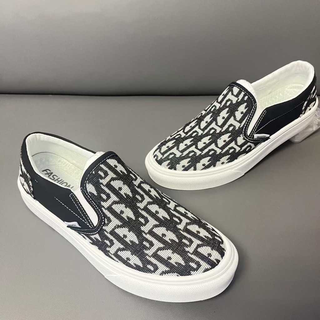 2025 สไตล์ใหม่ Casual Loafer ผ้าใบการจับคู่สี D พิมพ์ Slip-On รองเท้าผู้ชายรองเท้าผ้ารองเท้าผ้าใบ
