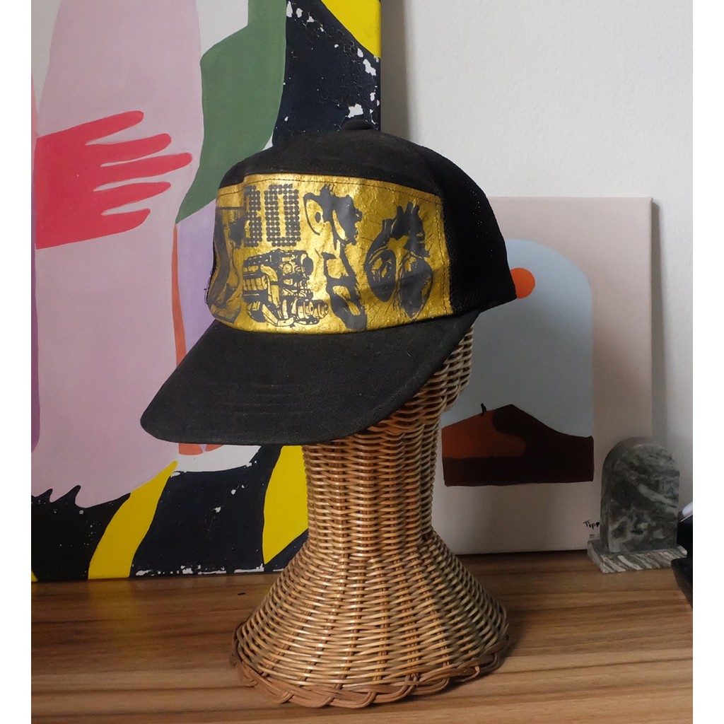 หมวก CA4LA Snapback สีดำ/ทอง สีเข้ม