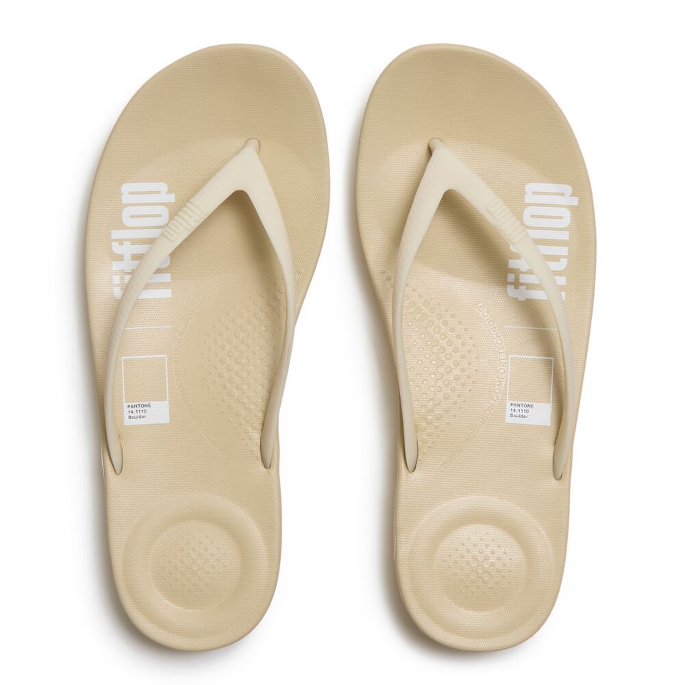 FITFLOP X PANTONE IQUSHION SOLID รองเท้าแตะผู้หญิง รุ่น รูปที่ 3