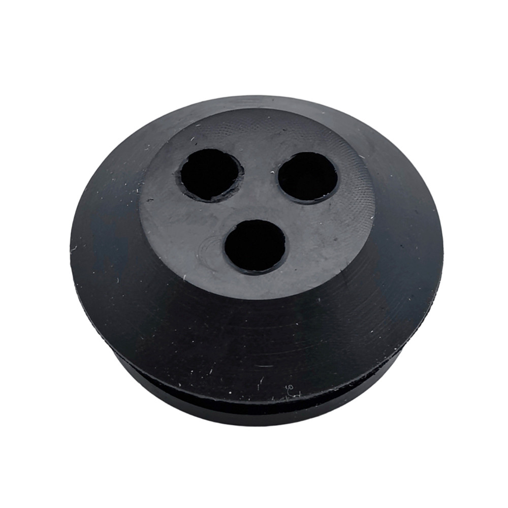 ยาง Grommet 3 หลุมถังน้ํามันเชื้อเพลิงซีล Grommet ถังน้ํามันเชื้อเพลิงยาง Grommet สําหรับ Hedge Trimmer เครื่องตัดแปรง V137000030 13211546730