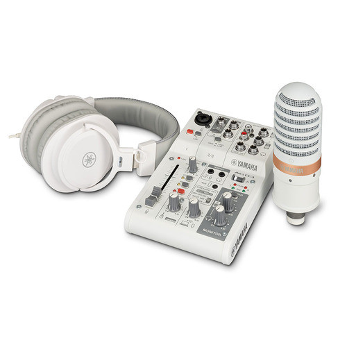 Yamaha Mixer Live Streaming Pack 3 ช่อง สีขาว Ag03Mk2 W Lspk
