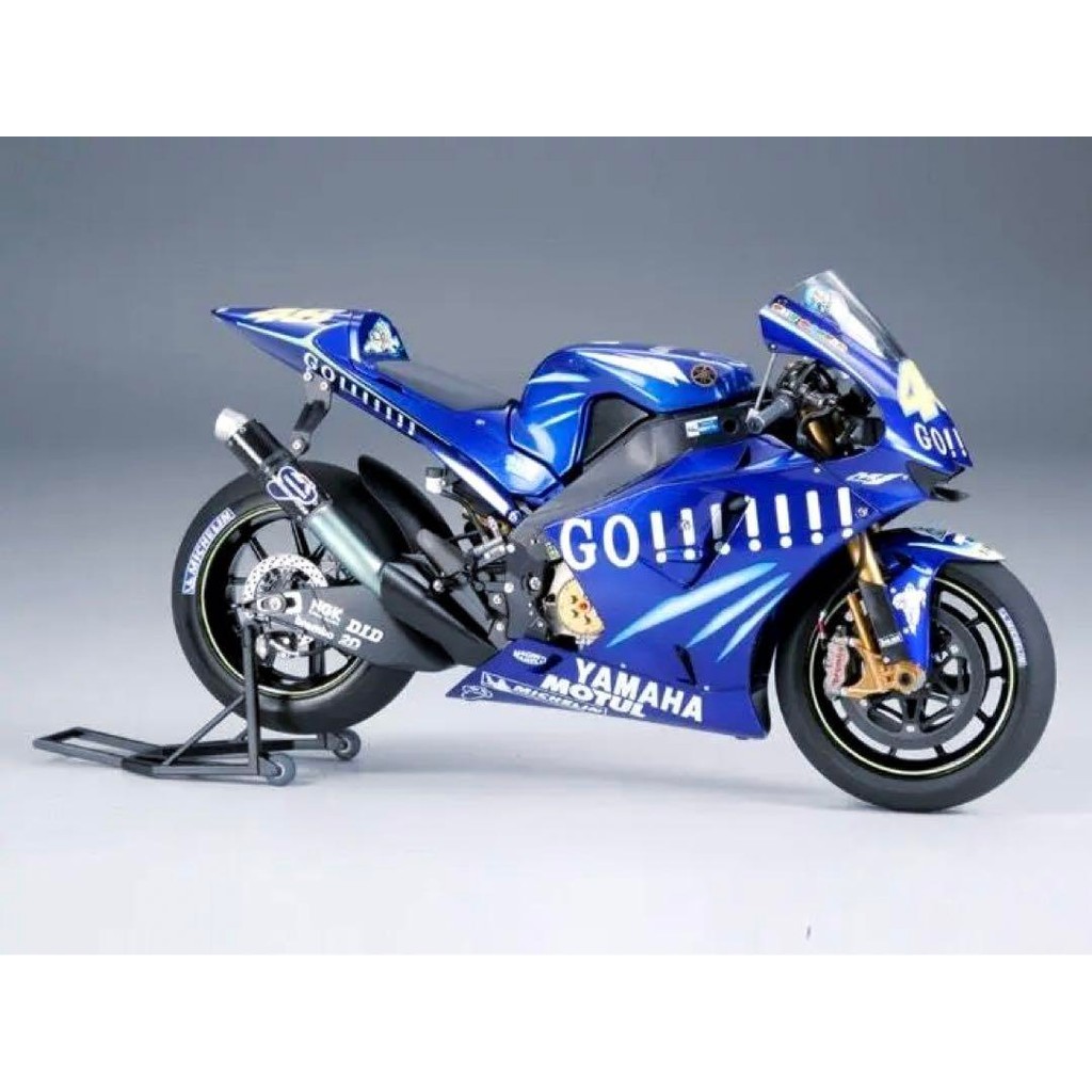 【Direct from Japan】Tamiya 1/12 Yamaha YZR-M1 '04 พร้อมสติ๊กเกอร์ Rossi และ Norifumi Abe【Japan Exclus