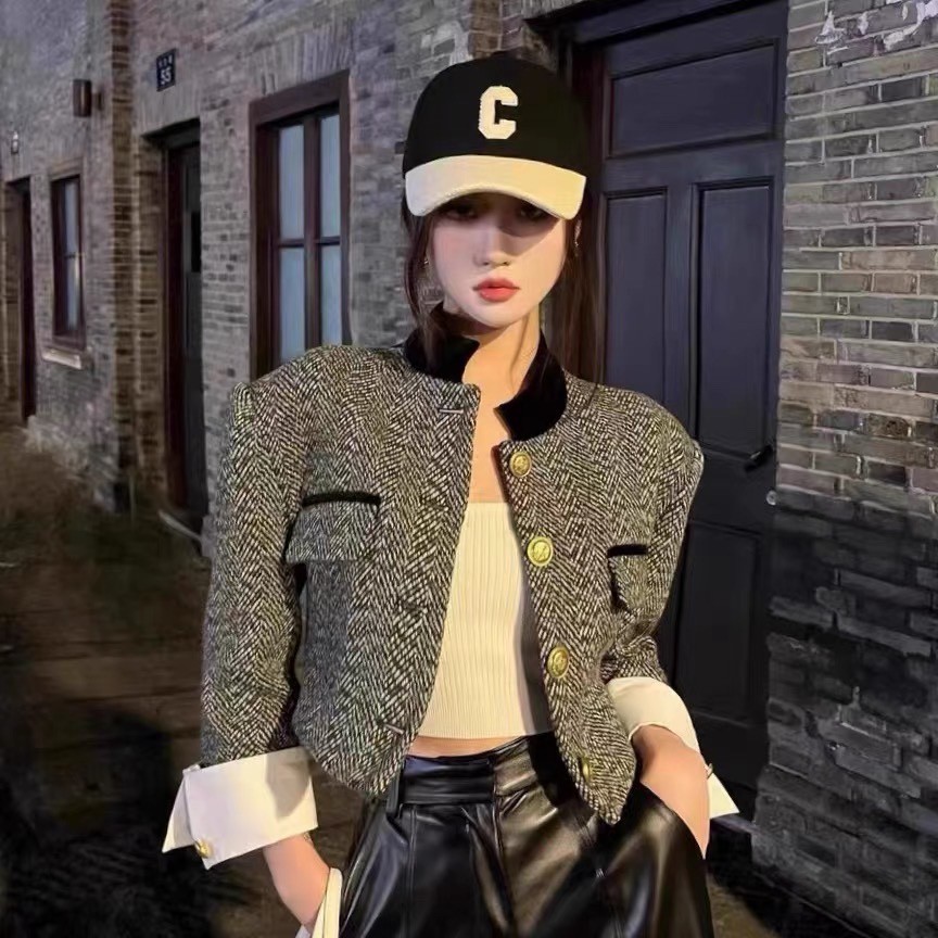 Chanel999 สีดําสีขาวสีเทาเย็บหมวกถักปัก Double C